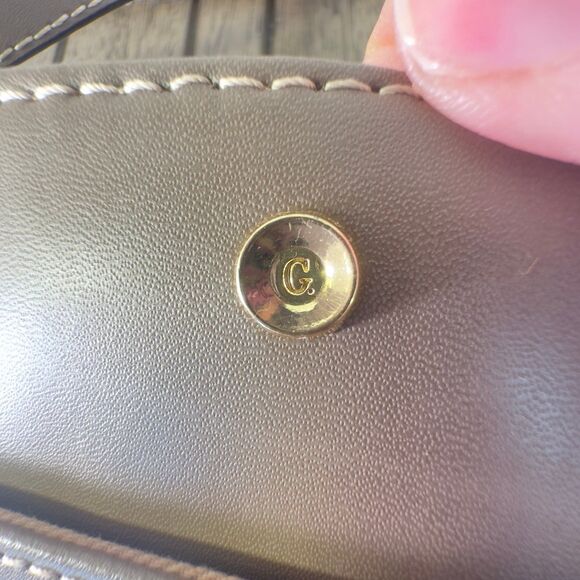 Gill Leather Crossbody Handbag - Picture 3 of 15